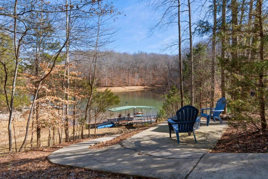 Lakeside Haven Dock/Slip Fire Pit Game Room Kayaks Winchester Buitenkant foto